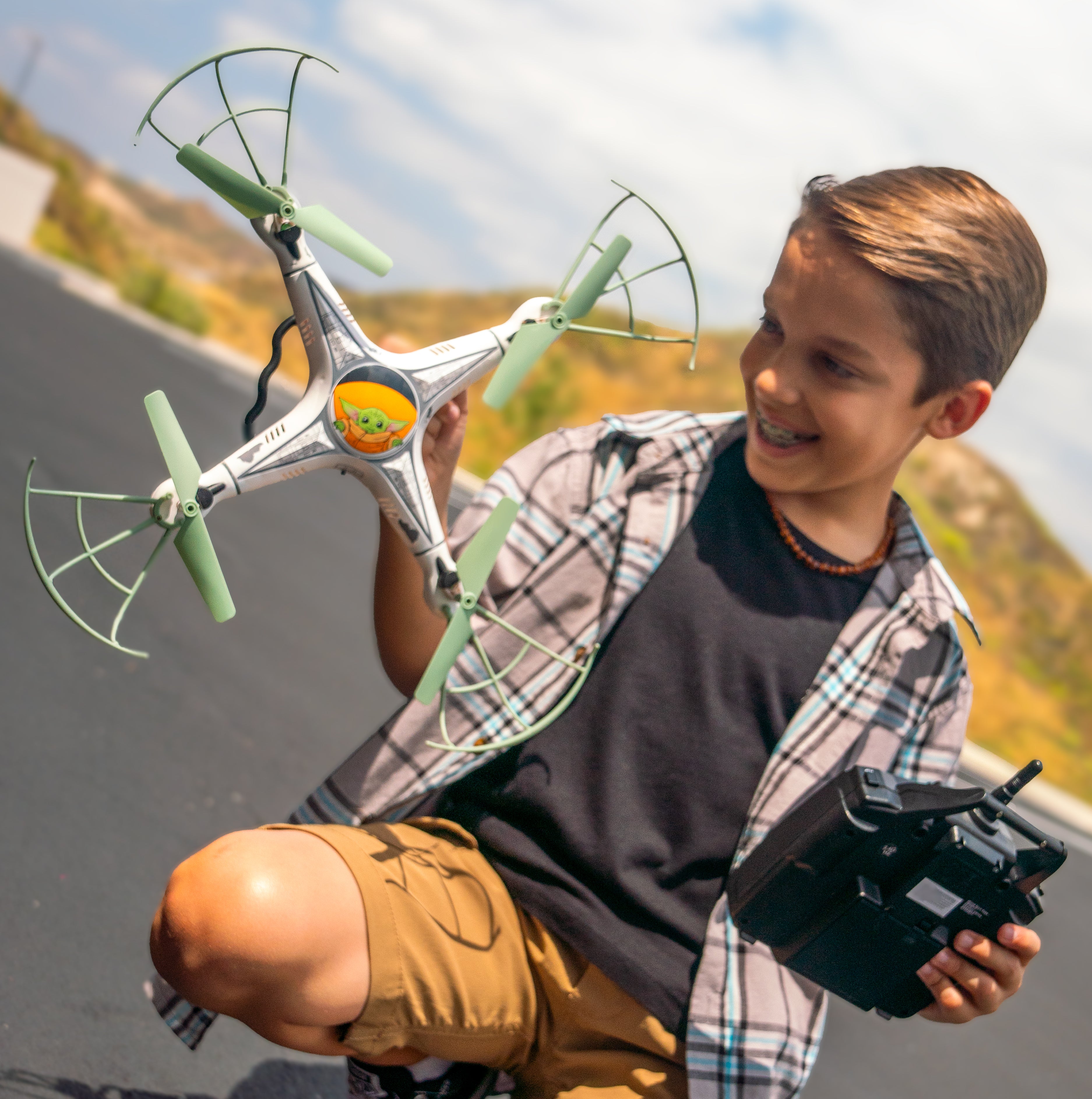 Cuadricóptero RC Baby Yoda