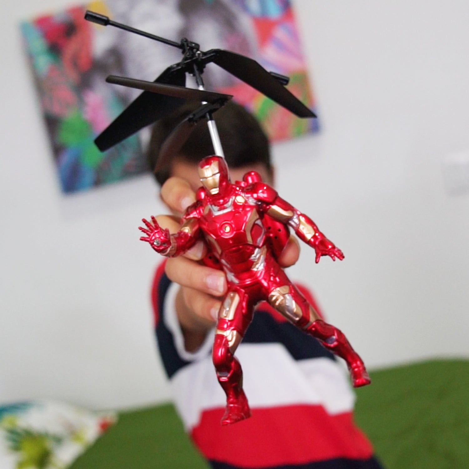 Figura voladora de Iron Man RC