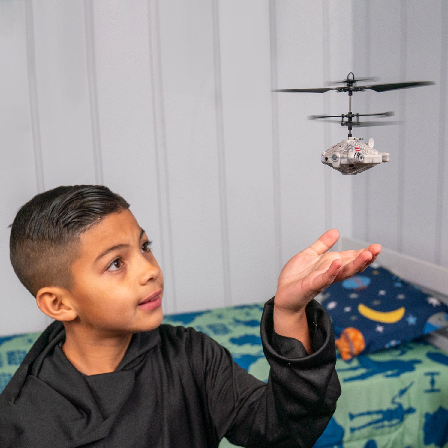 Helicóptero con sensor de movimiento del Halcón Milenario de Star Wars