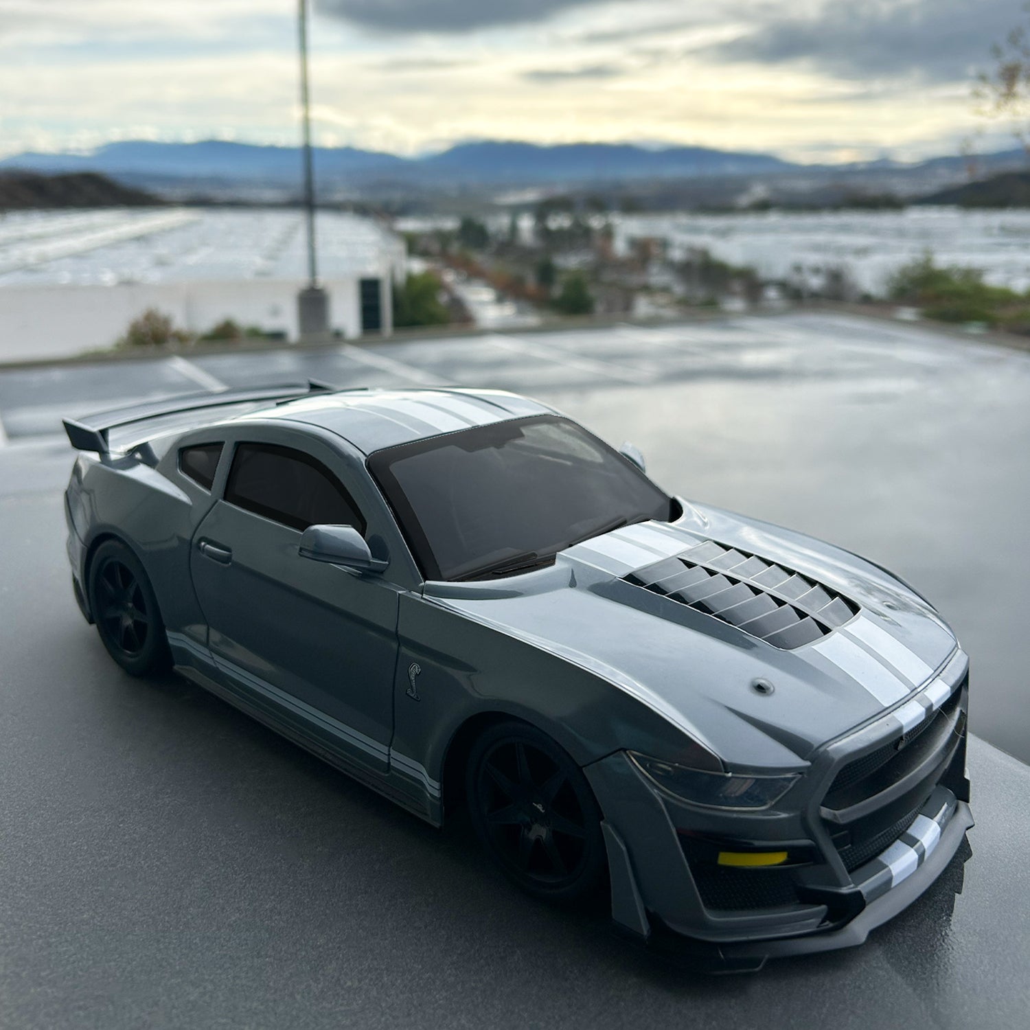 Ford Mustang Shelby GT500 1:14 - Coche teledirigido eléctrico con todas las funciones