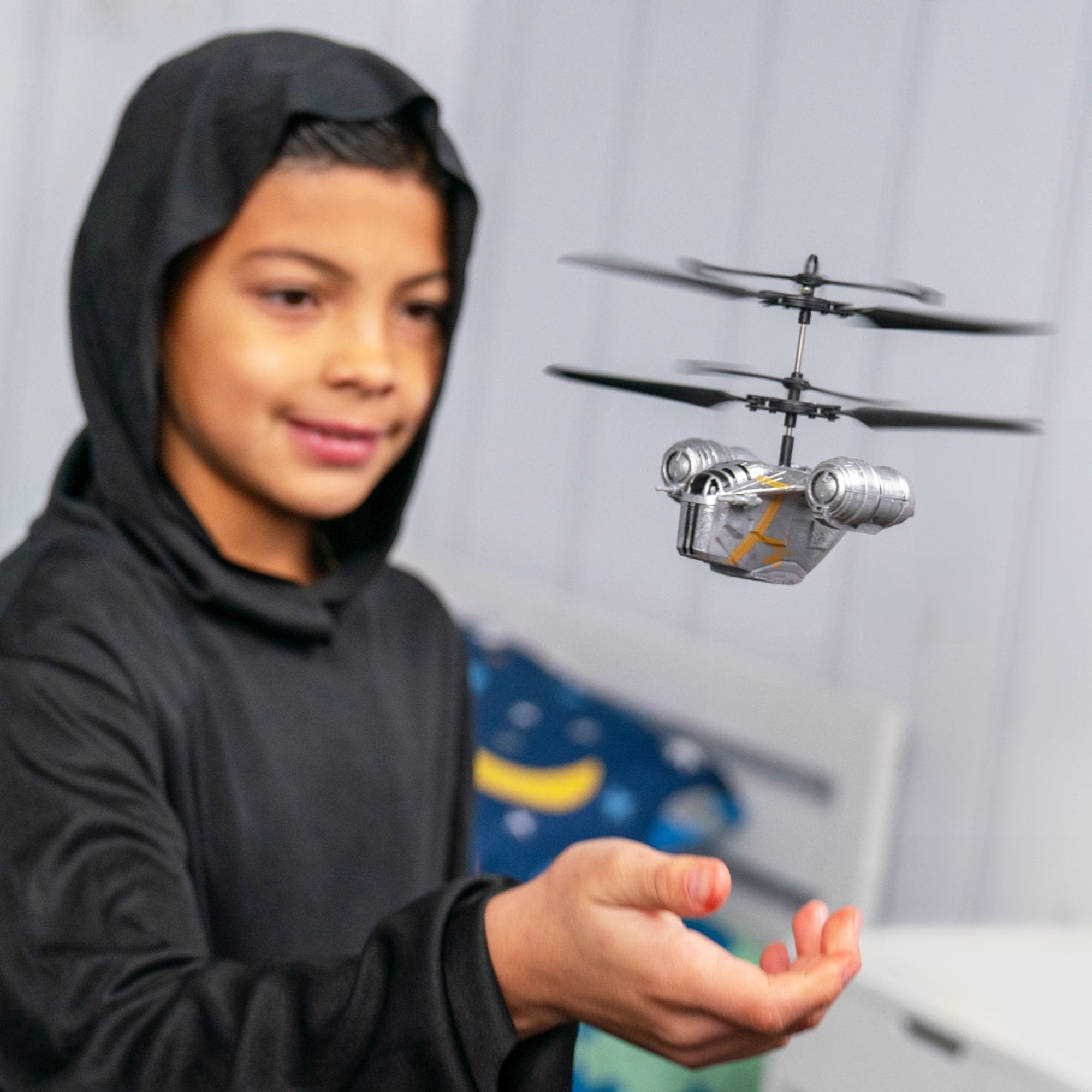Helicóptero con sensor de movimiento Razor Crest de Star Wars