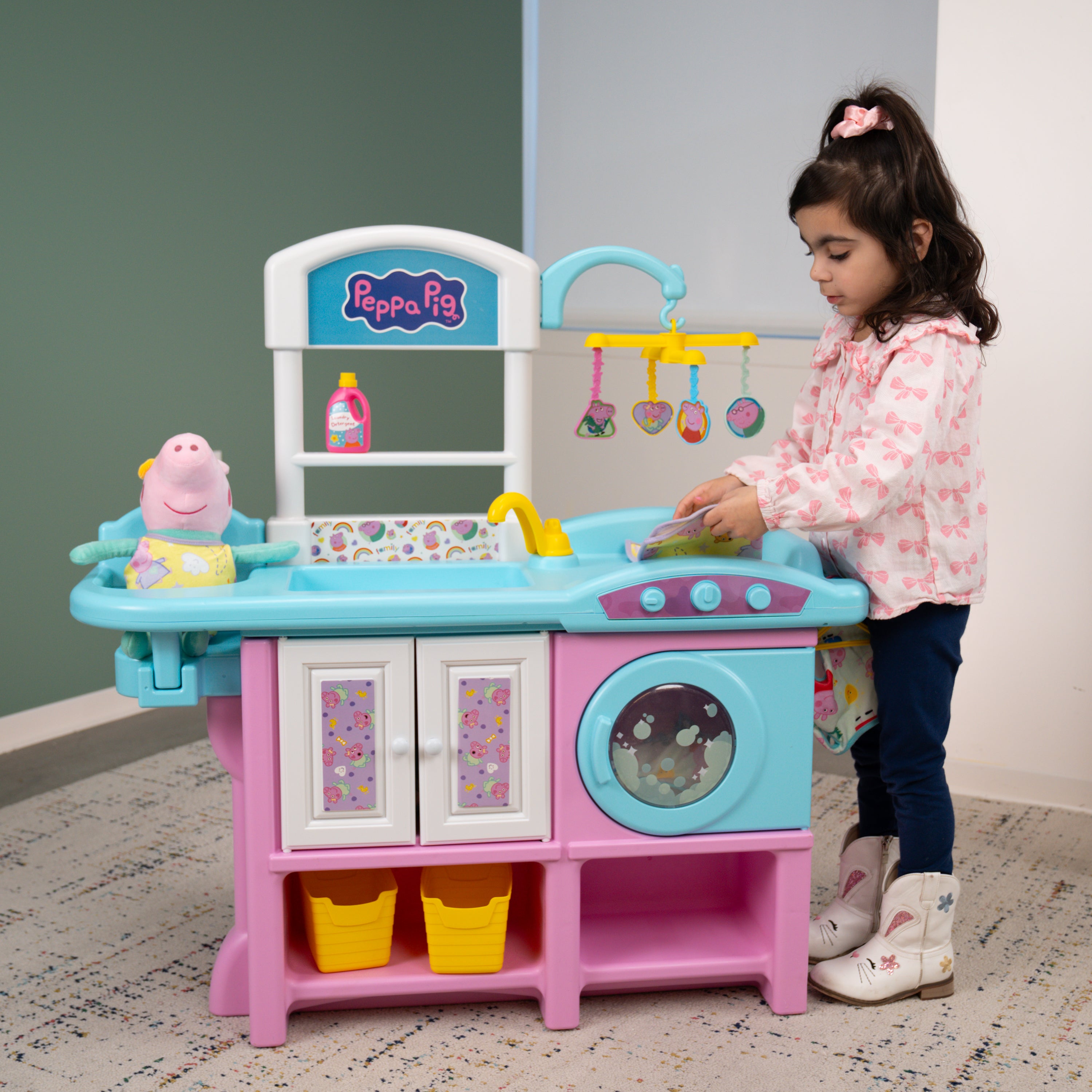 Peppa Pig Baby Evie Pig Nursery Laundry Set