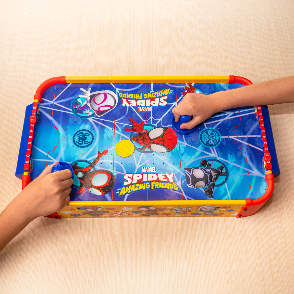 Mesa electrónica de hockey de aire de madera con Spidey y sus increíbles amigos
