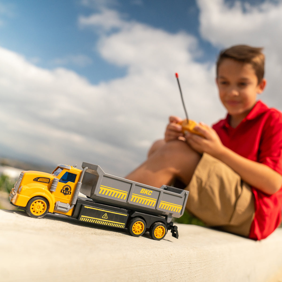 Camión volquete RC de construcción para niños grandes [1:48]