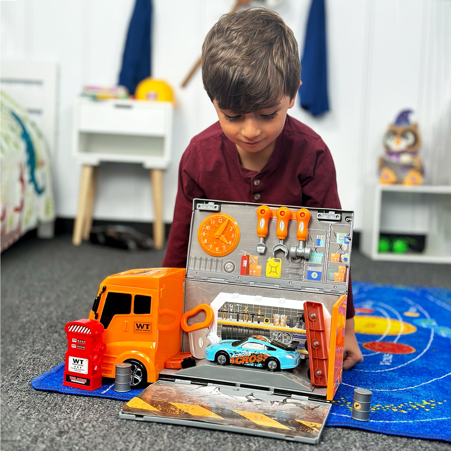 Mobile Garage RV 36 Piece Playset