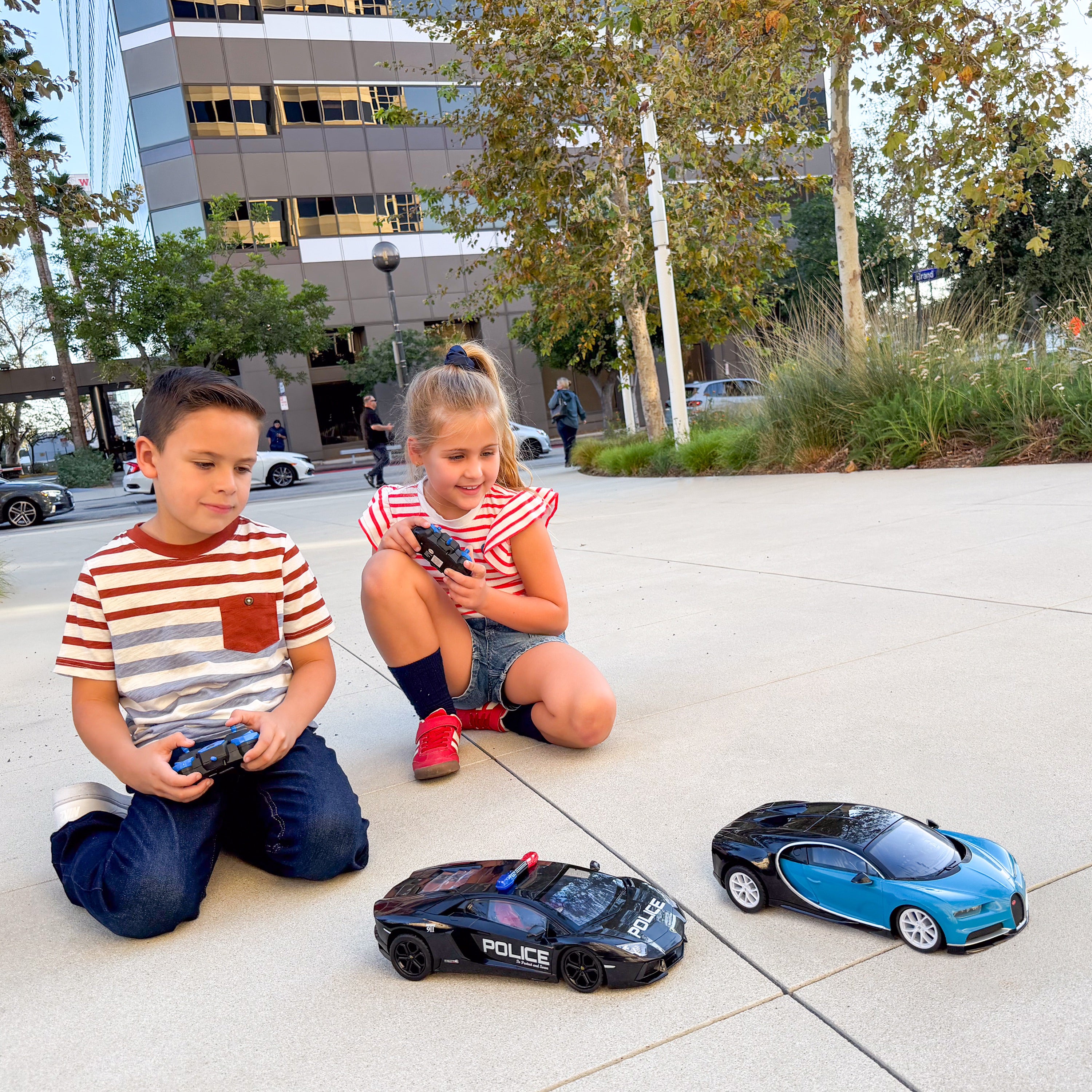 Persecución policial: Bugatti Chiron y Lamborghini Aventador [1:14]